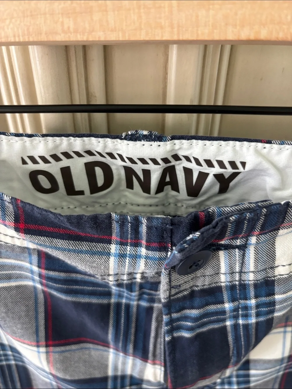 Men's Old Navy, White & Red Plaid 100% Cotton Shorts Sz 32